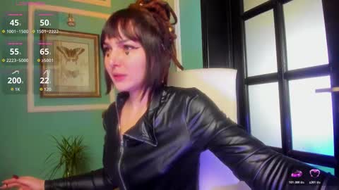 Moona  online show from November 2025 09:43:02 AM