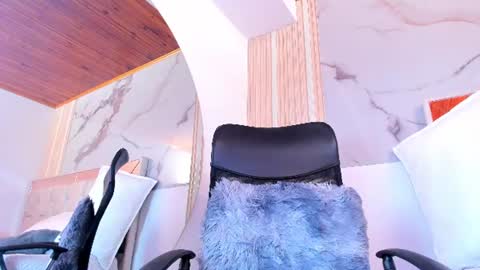 Luisa online show from June 2026 02:36:02 AM