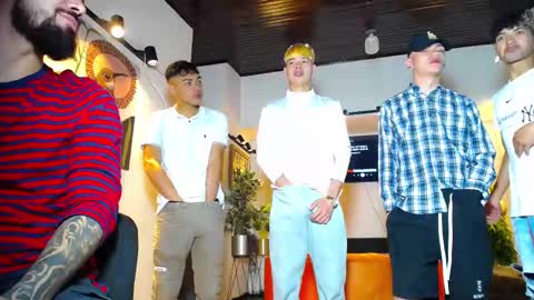 Snapshot of 1pushman chatting on March 2026 01:51:03 PM pushman online show from March 2026 01:51:03 PM