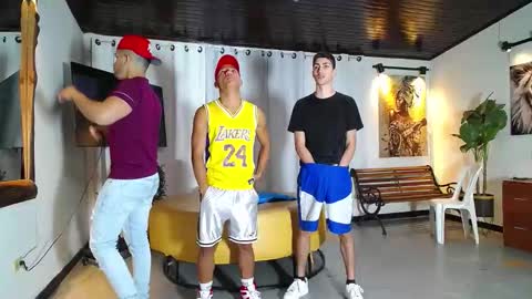 Snapshot of 1pushman chatting on April 2026 11:43:01 AM pushman online show from April 2026 11:43:01 AM