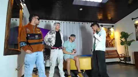 Snapshot of 1pushman chatting on April 2026 11:37:01 AM pushman online show from April 2026 11:37:01 AM