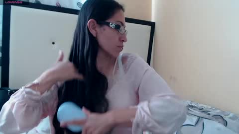 paola online show from May 2026 09:43:01 PM