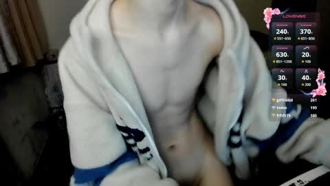 Milos online show from November 2025 08:24:02 PM