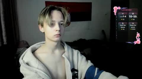 Milos online show from February 2026 01:02:01 AM