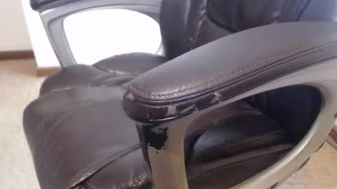 Snapshot of 1whothinks chatting on October 2025 06:57:02 PM Mark online show from October 2025 06:57:02 PM