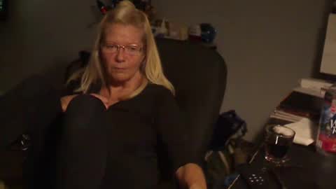 Snapshot of 1xtrahornyone chatting on December 2024 02:54:01 AM Susan online show from December 2024 02:54:01 AM