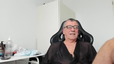 Henk online show from January 2025 01:46:01 PM