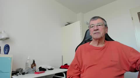 Henk online show from March 2025 03:20:01 PM