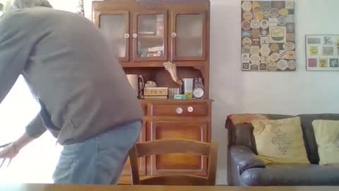 22esserre online show from February 2026 01:03:01 PM