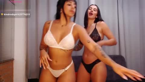 Snapshot of 2acidgirls chatting on January 2025 11:45:02 PM 2 ACIDGIRLS online show from January 2025 11:45:02 PM