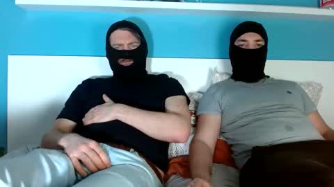 Snapshot of 2frenchfriends chatting on April 2026 08:50:01 PM 2frenchfriends online show from April 2026 08:50:01 PM