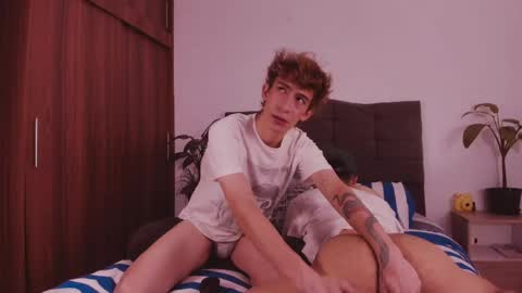 Snapshot of 2gays_1straight chatting on May 2026 08:50:02 PM David and Yoel online show from May 2026 08:50:02 PM