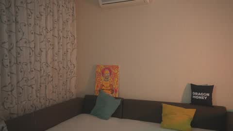 Snapshot of 2girls_1dream chatting on December 2024 04:24:02 PM Elley online show from December 2024 04:24:02 PM