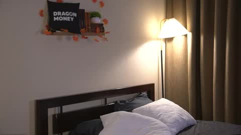 Snapshot of 2girls_1dream chatting on October 2025 06:54:01 AM Elley online show from October 2025 06:54:01 AM