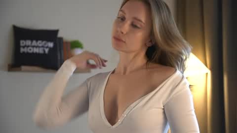 Elley  online show from June 2026 06:30:01 AM