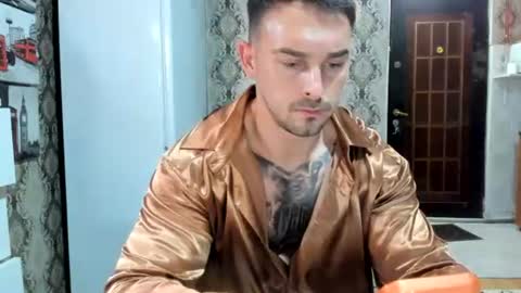 2sexymuscles online show from June 2026 08:33:01 PM