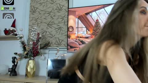 Ella online show from January 2025 08:00:01 PM