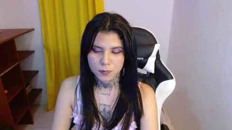 Snapshot of 3rika_gomez chatting on October 2025 10:51:02 PM erika online show from October 2025 10:51:02 PM