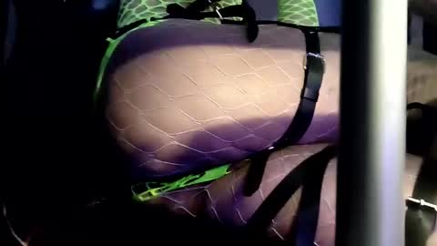 1 online show from October 2025 01:12:02 AM