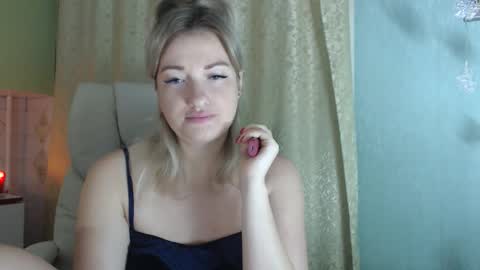 Snapshot of 3sweetcandy3 chatting on November 2025 11:48:02 PM 3sweetcandy3 online show from November 2025 11:48:02 PM