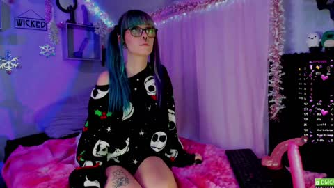 Snapshot of 4kfucktoy chatting on December 2024 09:00:01 AM Mo online show from December 2024 09:00:01 AM