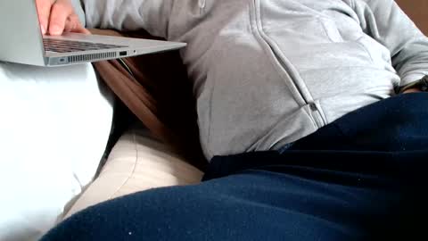 F E L I X -  -  F O ll O W      M E  online show from January 2026 01:46:01 PM