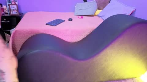 Snapshot of 666sweetandspicy chatting on October 2025 09:22:01 PM Lilith Sofi online show from October 2025 09:22:01 PM