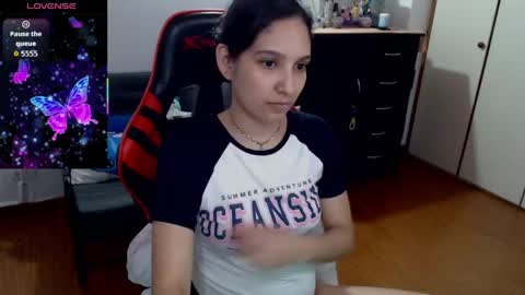 Snapshot of 69_shades chatting on April 2026 08:29:02 PM lucero online show from April 2026 08:29:02 PM