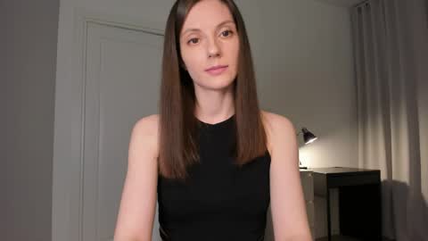 Anna online show from June 2026 07:49:02 PM