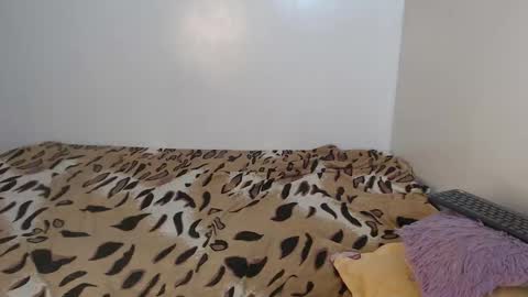 Snapshot of 7sunflower7 chatting on February 2026 05:06:01 AM SunFlower online show from February 2026 05:06:01 AM