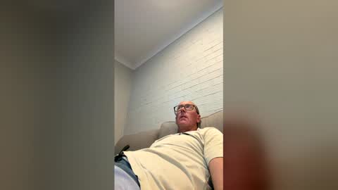 82avareageguy online show from May 2026 09:59:01 AM