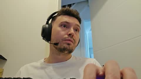 8inchdude93 online show from September 2025 10:26:02 AM