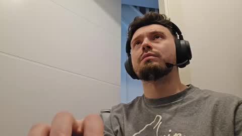 8inchdude93 online show from May 2026 03:44:02 PM