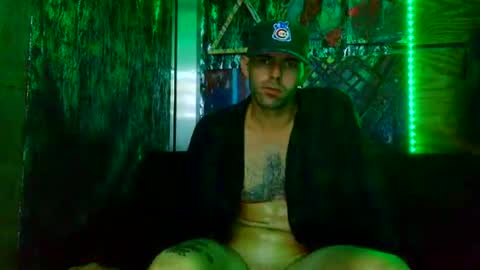 Snapshot of 8inspyder chatting on September 2025 07:35:02 AM EvelDicknievel1 online show from September 2025 07:35:02 AM