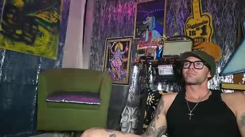 Snapshot of 8inspyder chatting on January 2026 06:48:02 AM EvelDicknievel1 online show from January 2026 06:48:02 AM