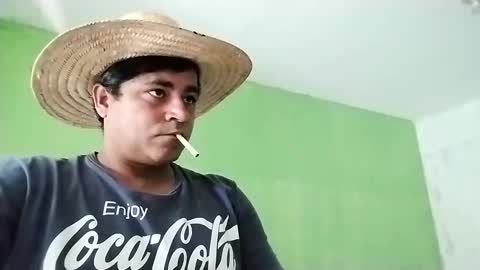 Snapshot of 9vinhocamshow chatting on January 2025 12:20:02 PM 9vinhocamshow online show from January 2025 12:20:02 PM