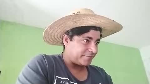 Snapshot of 9vinhocamshow chatting on January 2025 11:56:01 AM 9vinhocamshow online show from January 2025 11:56:01 AM