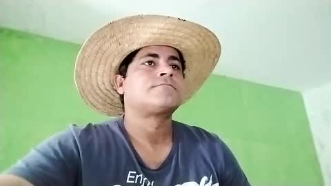 Snapshot of 9vinhocamshow chatting on January 2025 12:11:02 PM 9vinhocamshow online show from January 2025 12:11:02 PM