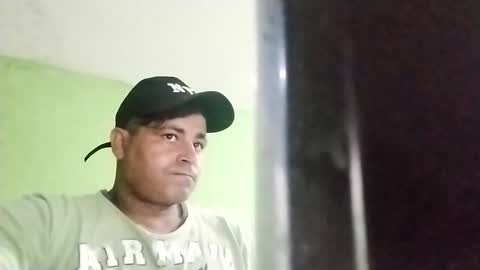 Snapshot of 9vinhocamshow chatting on February 2025 06:15:01 AM 9vinhocamshow online show from February 2025 06:15:01 AM