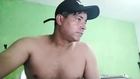 Snapshot of 9vinhocamshow chatting on February 2025 09:37:01 PM 9vinhocamshow online show from February 2025 09:37:01 PM