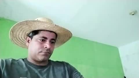 Snapshot of 9vinhocamshow chatting on February 2025 11:33:01 AM 9vinhocamshow online show from February 2025 11:33:01 AM