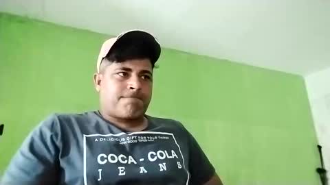 Snapshot of 9vinhocamshow chatting on February 2025 05:50:01 PM 9vinhocamshow online show from February 2025 05:50:01 PM