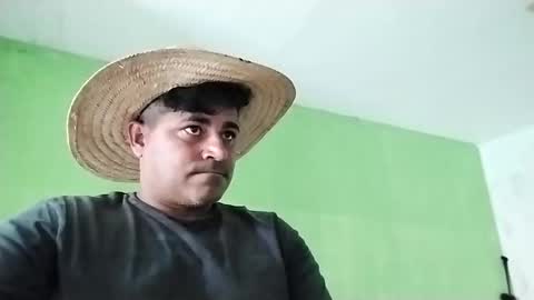 Snapshot of 9vinhocamshow chatting on February 2025 04:43:02 PM 9vinhocamshow online show from February 2025 04:43:02 PM