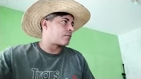 Snapshot of 9vinhocamshow chatting on March 2025 11:51:01 AM 9vinhocamshow online show from March 2025 11:51:01 AM