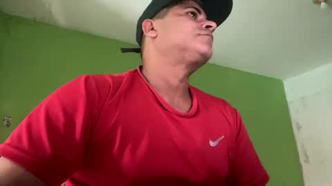 Snapshot of 9vinhocamshow chatting on September 2025 11:32:02 AM 9vinhocamshow online show from September 2025 11:32:02 AM