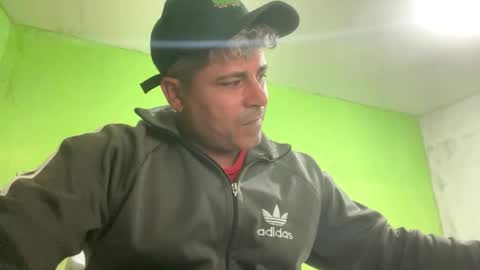 Snapshot of 9vinhocamshow chatting on September 2025 06:02:02 AM 9vinhocamshow online show from September 2025 06:02:02 AM