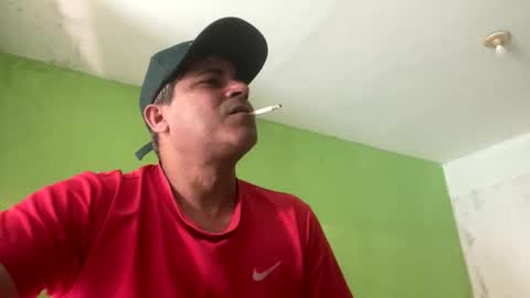 Snapshot of 9vinhocamshow chatting on October 2025 12:01:02 PM 9vinhocamshow online show from October 2025 12:01:02 PM