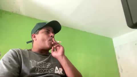 Snapshot of 9vinhocamshow chatting on October 2025 04:59:02 PM 9vinhocamshow online show from October 2025 04:59:02 PM