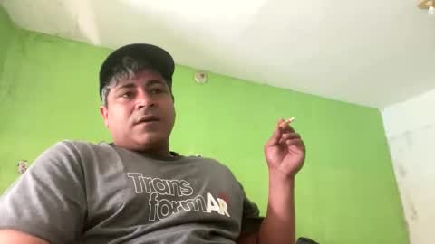 Snapshot of 9vinhocamshow chatting on October 2025 11:42:02 AM 9vinhocamshow online show from October 2025 11:42:02 AM