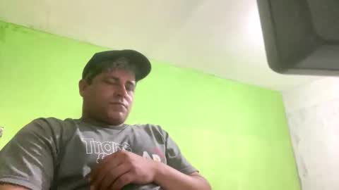 Snapshot of 9vinhocamshow chatting on October 2025 11:48:02 PM 9vinhocamshow online show from October 2025 11:48:02 PM